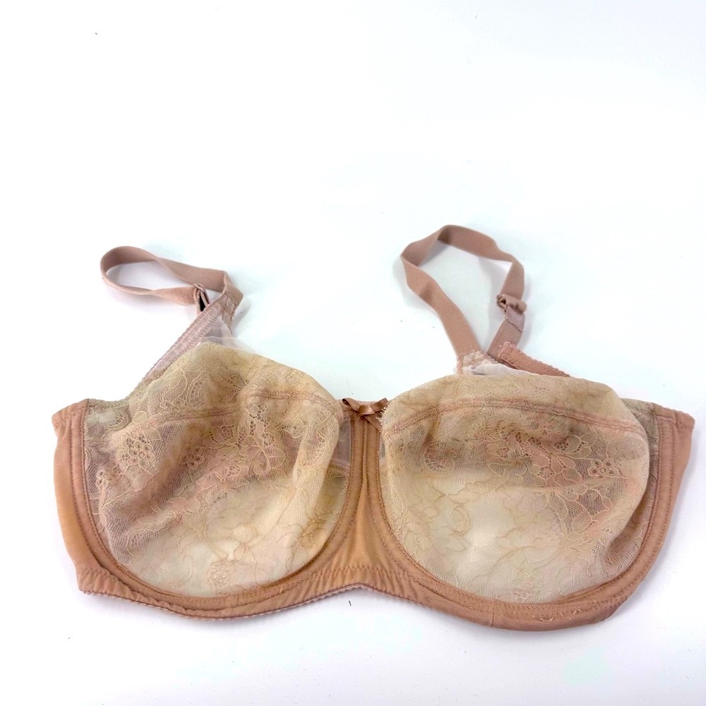 Wacoal Lace Underwire‎ Bra in Beige